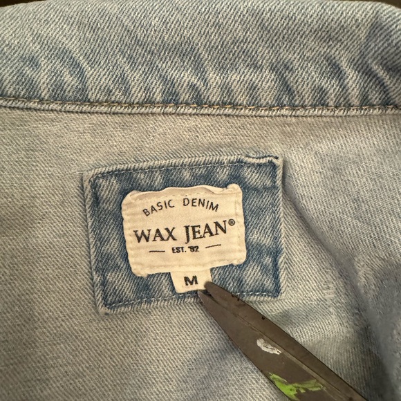 Wax Jeans Women’s Distressed Trucker Jacket - Picture 6 of 9